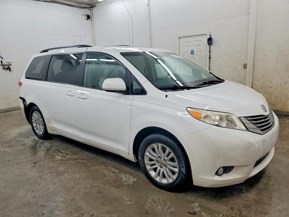 Продажа на аукционе авто 2013 Toyota Sienna, vin: 5TDYK3DC9DS404615, номер лота: 54159306