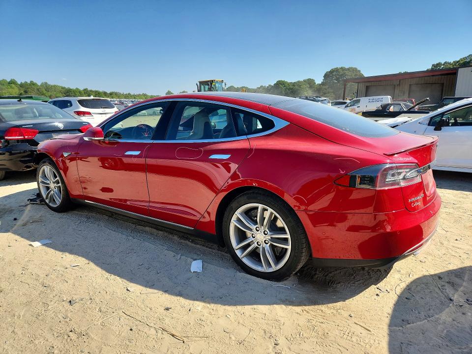 2015 Tesla Model S მანქანა იყიდება აუქციონზე, vin: 5YJSA1V26FF097379, აუქციონის ნომერი: 53719126