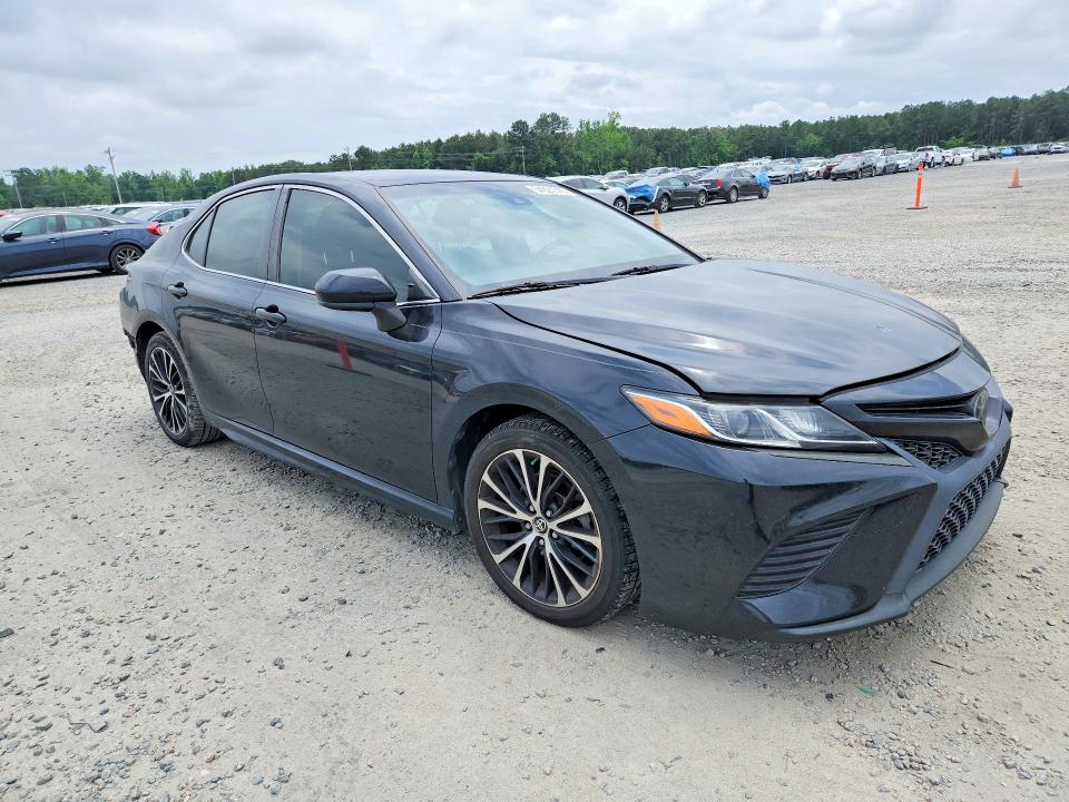 54321376 :رقم المزاد ، JTNB11HK7J3025863 vin ، 2018 Toyota Camry مزاد بيع