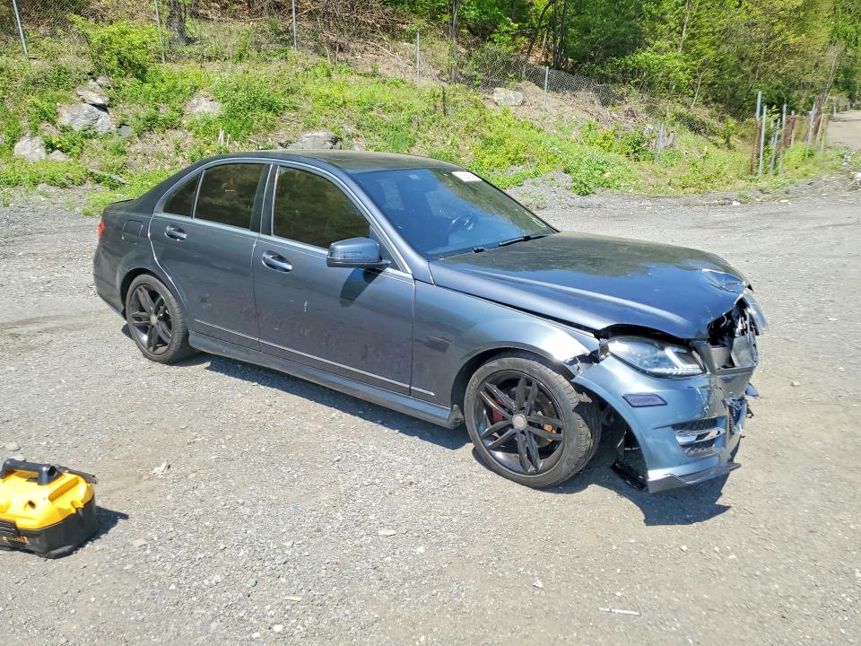 Продажа на аукционе авто 2013 Mercedes-benz C, vin: WDDGF4HB7DR295504, номер лота: 50254536