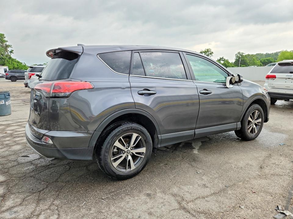 54195526 :رقم المزاد ، 2T3WFREV2JW477446 vin ، 2018 Toyota Rav4 مزاد بيع