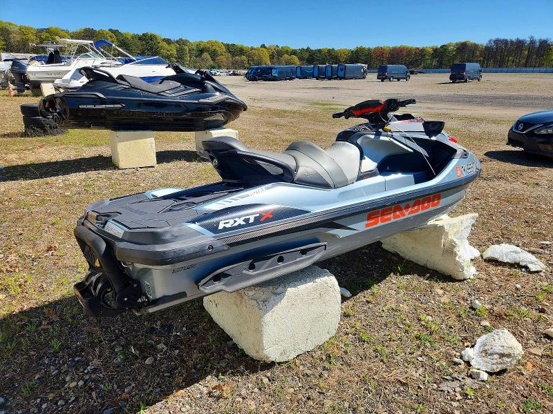 53043526 :رقم المزاد ، YDV13552C818 vin ، 2004 Sea Doo Rtx-x مزاد بيع