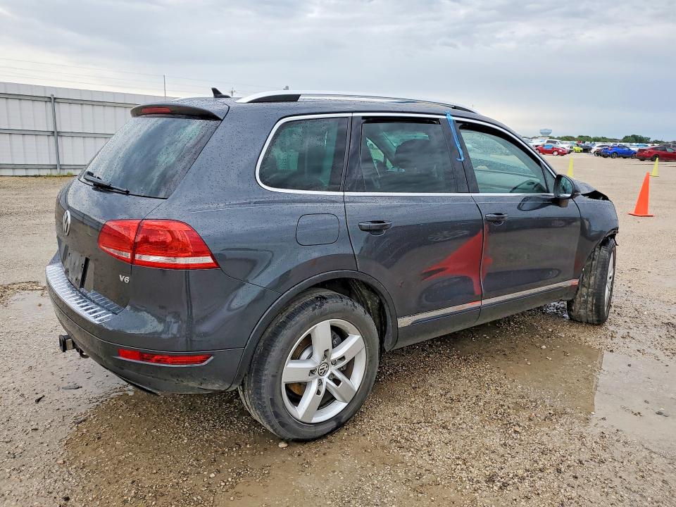 54641306 :رقم المزاد ، WVGEF9BP9DD006165 vin ، 2013 Volkswagen Touareg مزاد بيع