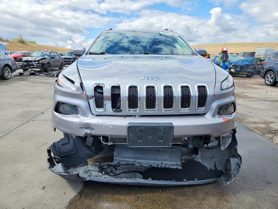 52091146 :رقم المزاد ، 1C4PJMCS0HW609002 vin ، 2017 Jeep Cherokee مزاد بيع