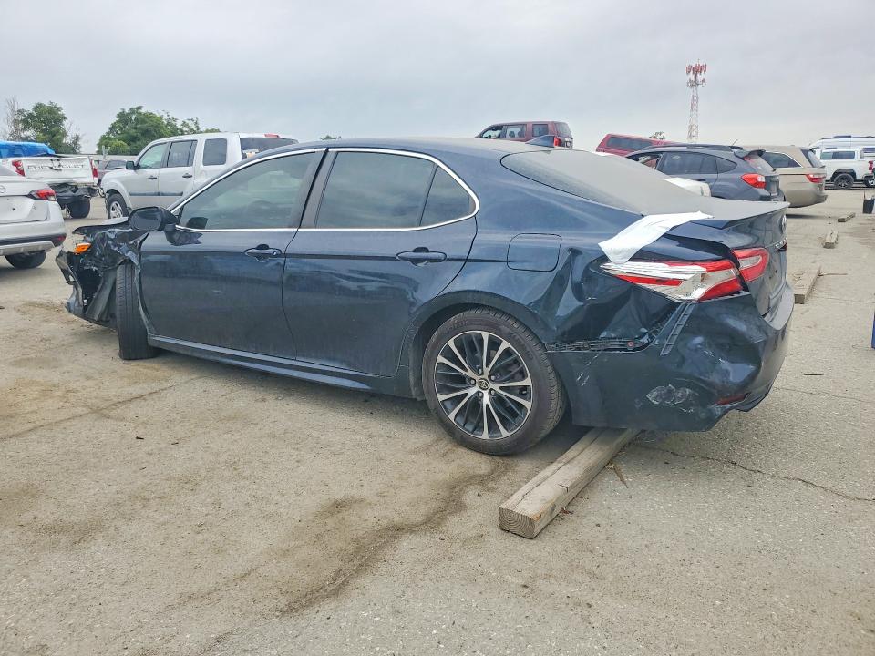54891646 :رقم المزاد ، 4T1G11AK4LU981220 vin ، 2020 Toyota Camry مزاد بيع