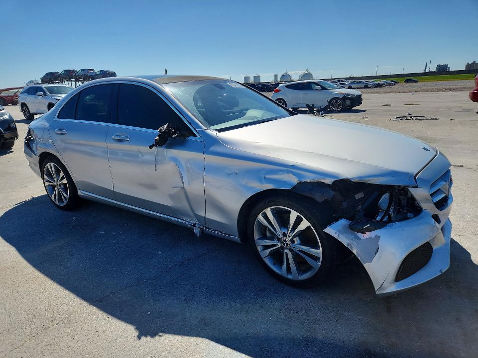 52316576 :رقم المزاد ، 55SWF4JBXJU234762 vin ، 2018 Mercedes-benz C مزاد بيع