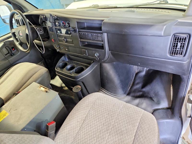 52362606 :رقم المزاد ، 1GTW7FCF3F1129202 vin ، 2015 Gmc Savana مزاد بيع