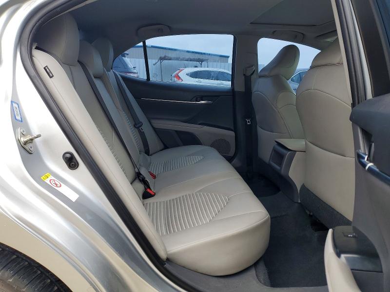 53135936 :رقم المزاد ، 4T1B11HK4JU048401 vin ، 2018 Toyota Camry مزاد بيع