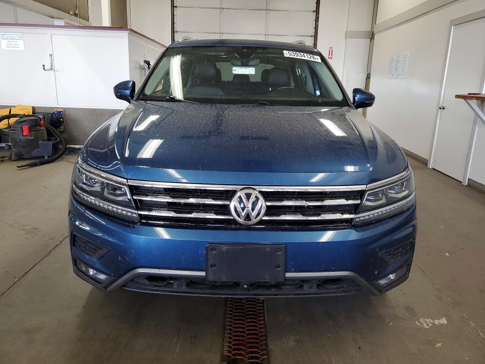 53934126 :رقم المزاد ، 3VV4B7AXXJM016125 vin ، 2018 Volkswagen Tiguan مزاد بيع