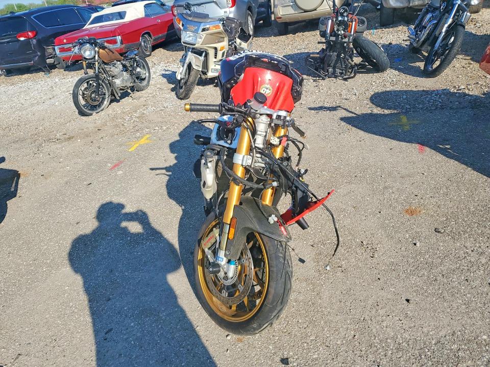 52016026 :رقم المزاد ، ZD4RKU004CS001707 vin ، 2012 Aprilia Rsv4 مزاد بيع