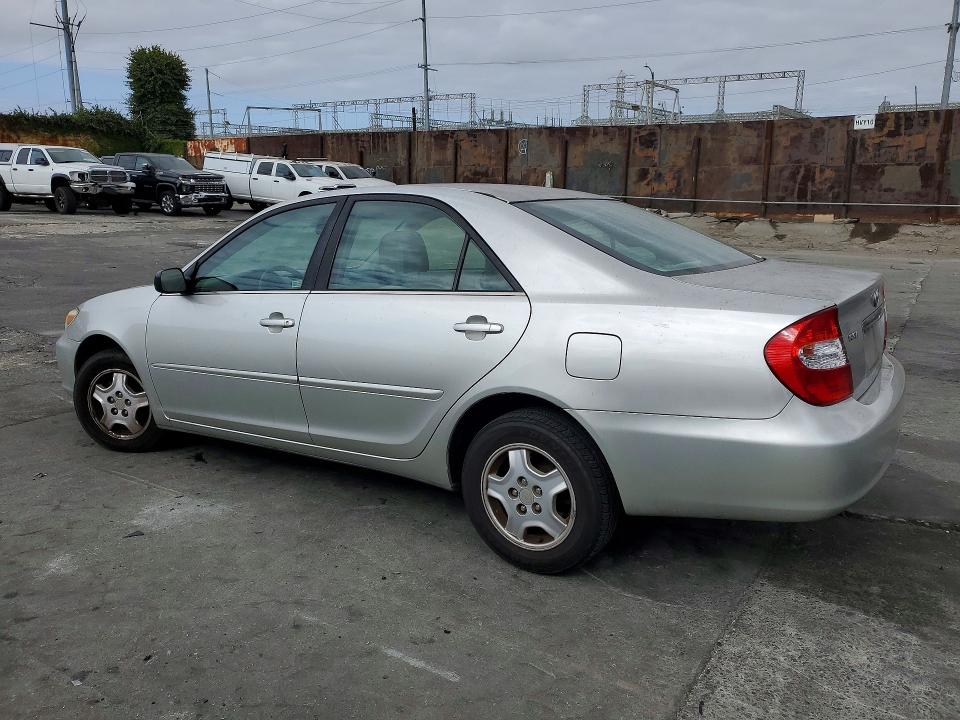 54878026 :رقم المزاد ، 4T1BF32K02U015662 vin ، 2002 Toyota Camry مزاد بيع