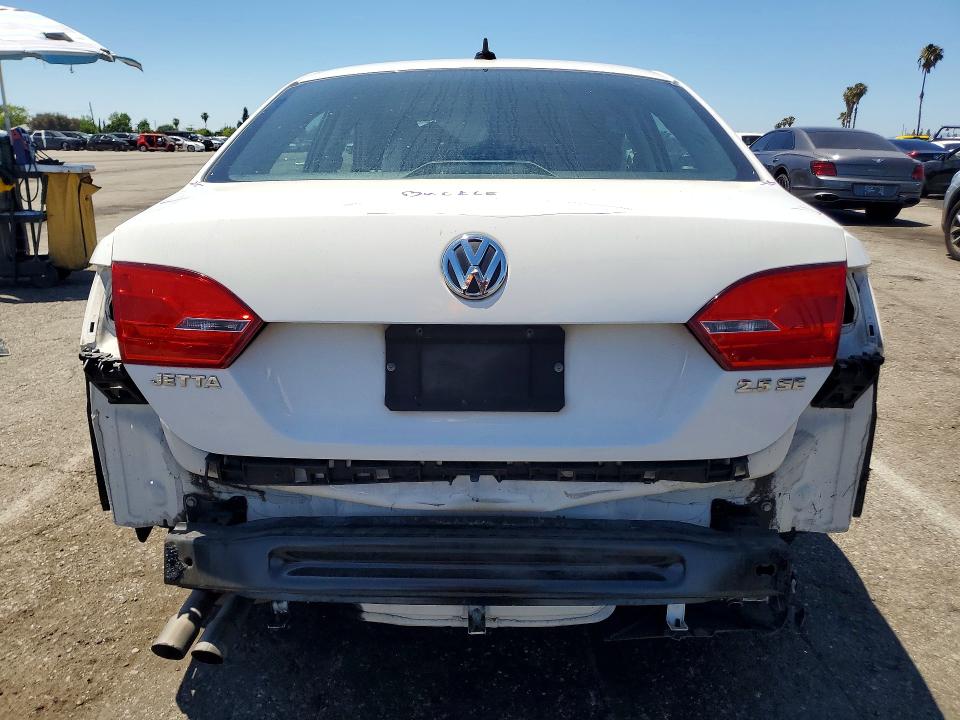 53122686 :رقم المزاد ، 3VWDP7AJ3DM409235 vin ، 2013 Volkswagen Jetta مزاد بيع