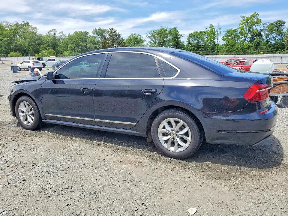 53023396 :رقم المزاد ، 1VWAT7A32HC027866 vin ، 2017 Volkswagen Passat مزاد بيع