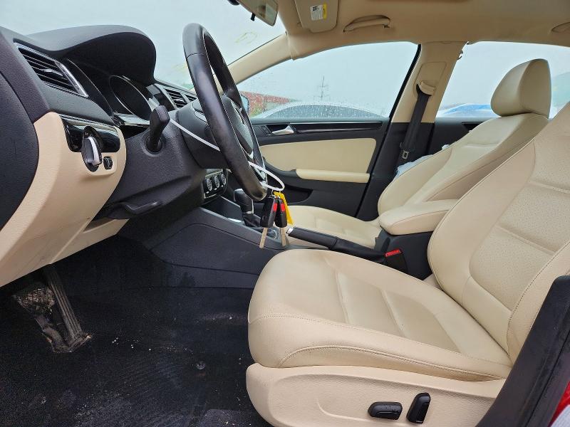 51483976 :رقم المزاد ، 3VWL17AJ3HM385585 vin ، 2017 Volkswagen Jetta مزاد بيع
