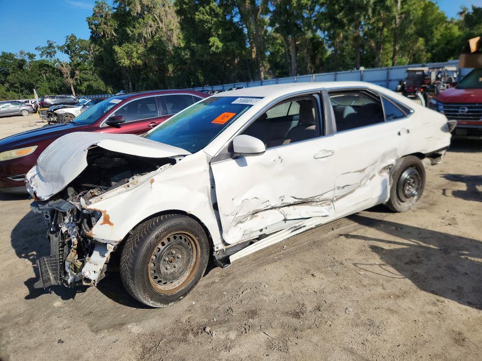 2015 Toyota Camry მანქანა იყიდება აუქციონზე, vin: 4T1BF1FK0FU107620, აუქციონის ნომერი: 53111136