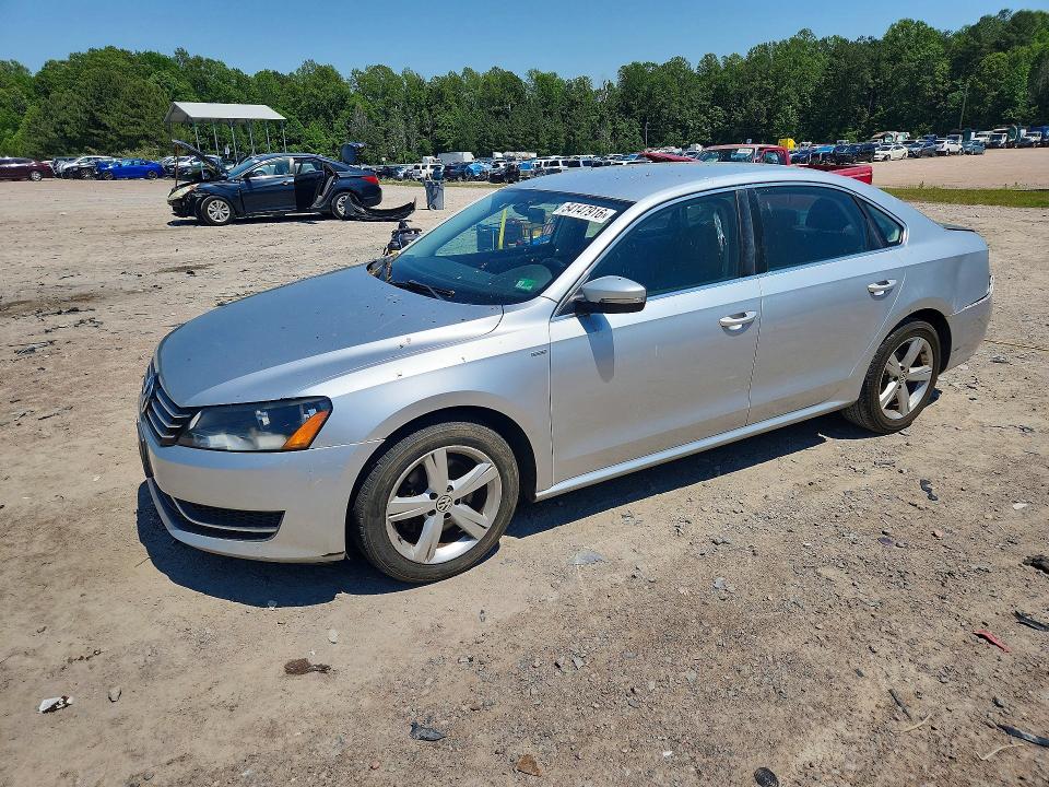 2014 Volkswagen Passat მანქანა იყიდება აუქციონზე, vin: 1VWAT7A32EC048695, აუქციონის ნომერი: 54147916