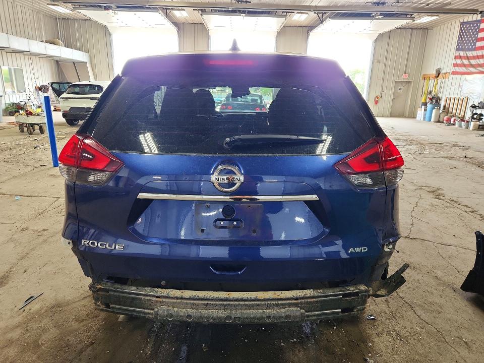 2017 Nissan Rogue მანქანა იყიდება აუქციონზე, vin: 5N1AT2MV9HC785136, აუქციონის ნომერი: 54516736