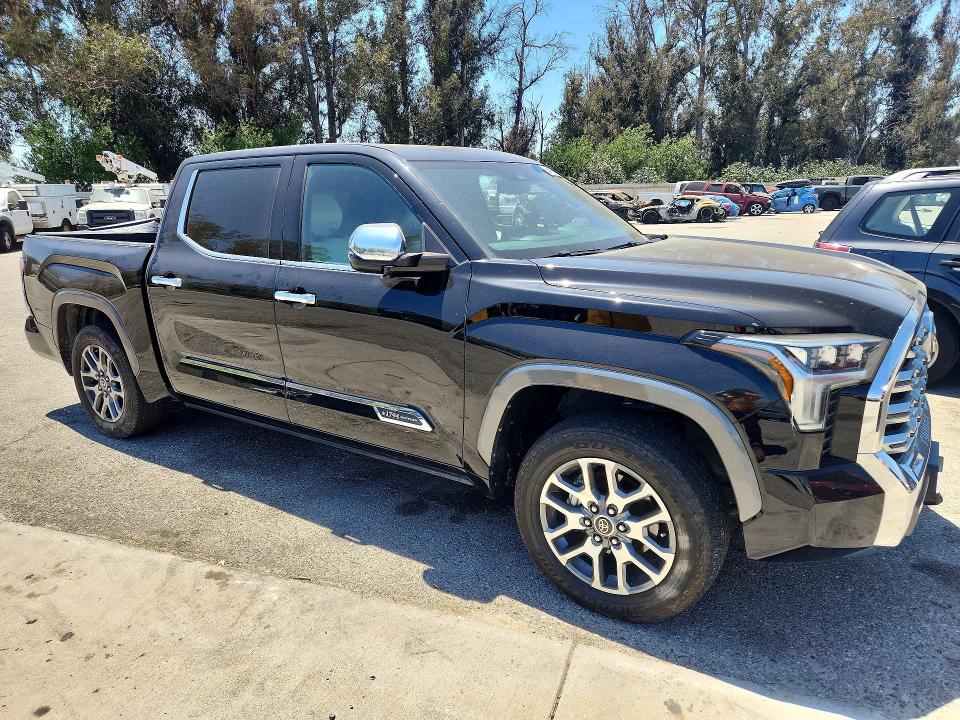 Продажа на аукционе авто 2022 Toyota Tundra, vin: 5TFMA5DB8NX016100, номер лота: 54432406