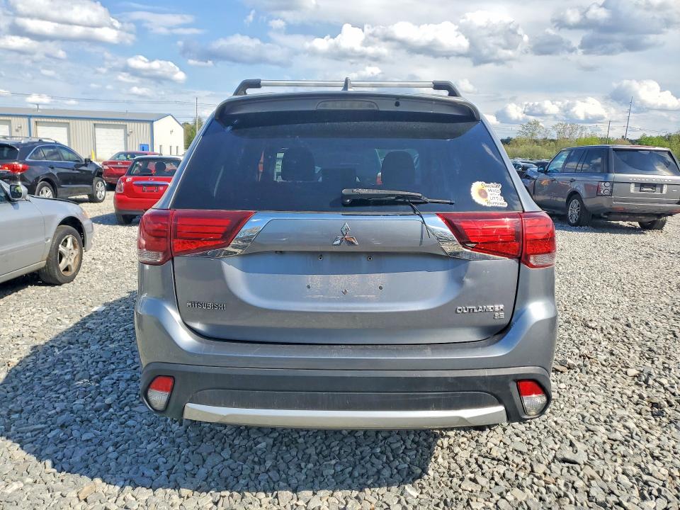 2017 Mitsubishi Outlander მანქანა იყიდება აუქციონზე, vin: JA4AZ3A32HZ015427, აუქციონის ნომერი: 53179916