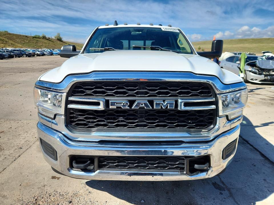 54622526 :رقم المزاد ، 3C6UR5HJ3KG539106 vin ، 2019 Ram 2500 مزاد بيع