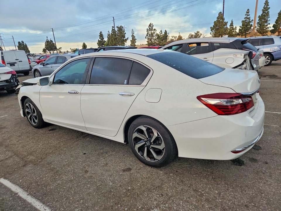 2017 Honda Accord მანქანა იყიდება აუქციონზე, vin: 1HGCR2F86HA147734, აუქციონის ნომერი: 54871896