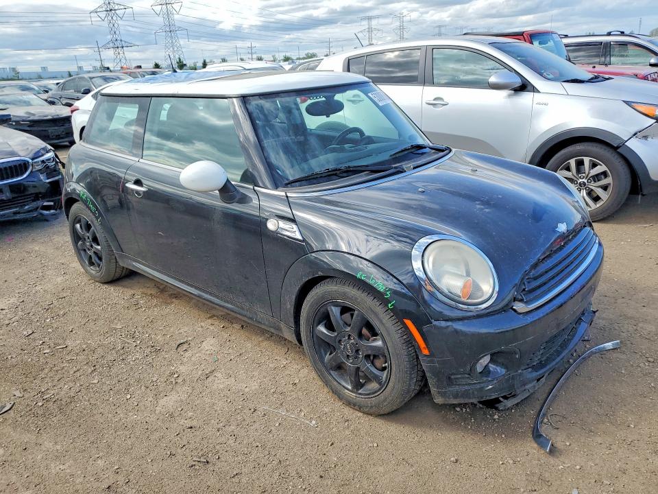 53000606 :رقم المزاد ، WMWMF3C57ATZ64102 vin ، 2010 Mini Cooper مزاد بيع