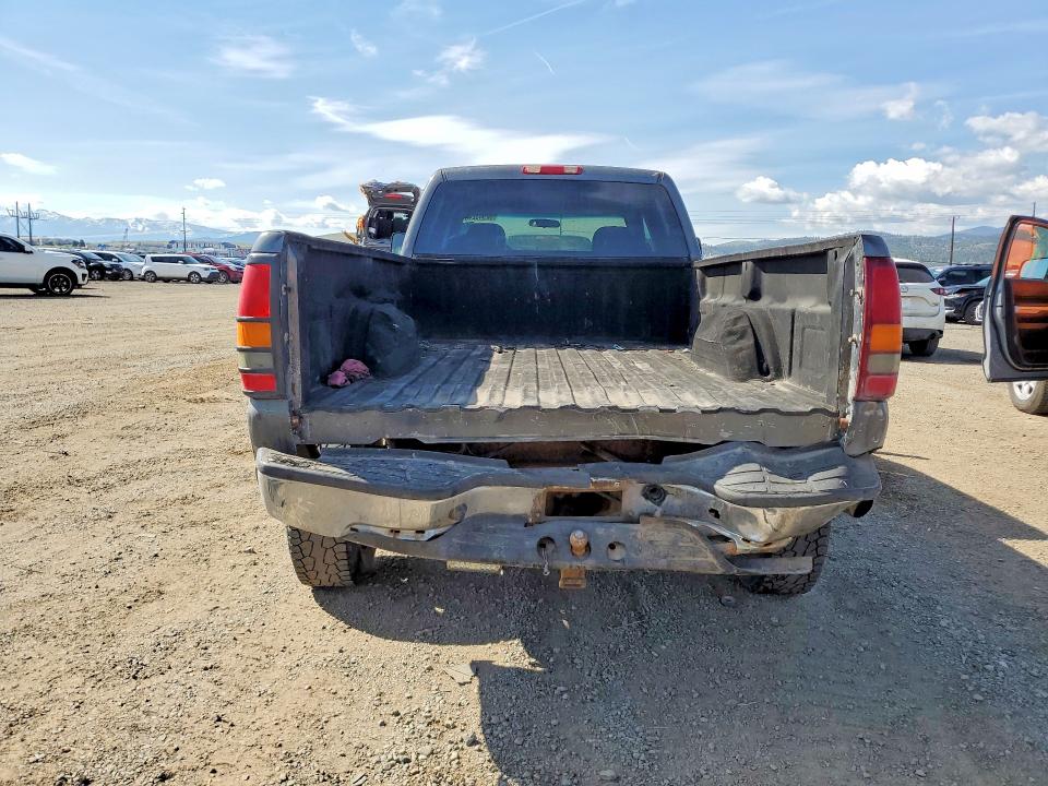 2002 Chevrolet Silverado მანქანა იყიდება აუქციონზე, vin: 1GCJK33U32F216732, აუქციონის ნომერი: 52943246