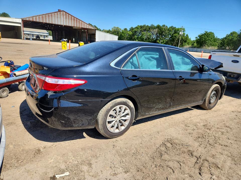53367596 :رقم المزاد ، 4T4BF1FK4FR464837 vin ، 2015 Toyota Camry مزاد بيع