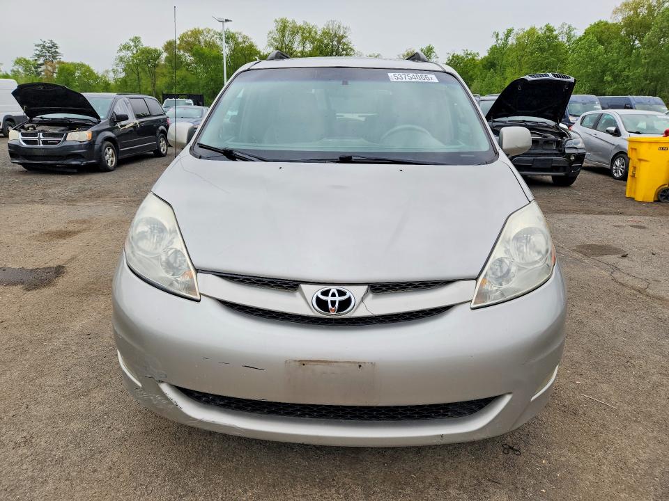 2008 Toyota Sienna მანქანა იყიდება აუქციონზე, vin: 5TDBK22C48S021951, აუქციონის ნომერი: 53754066