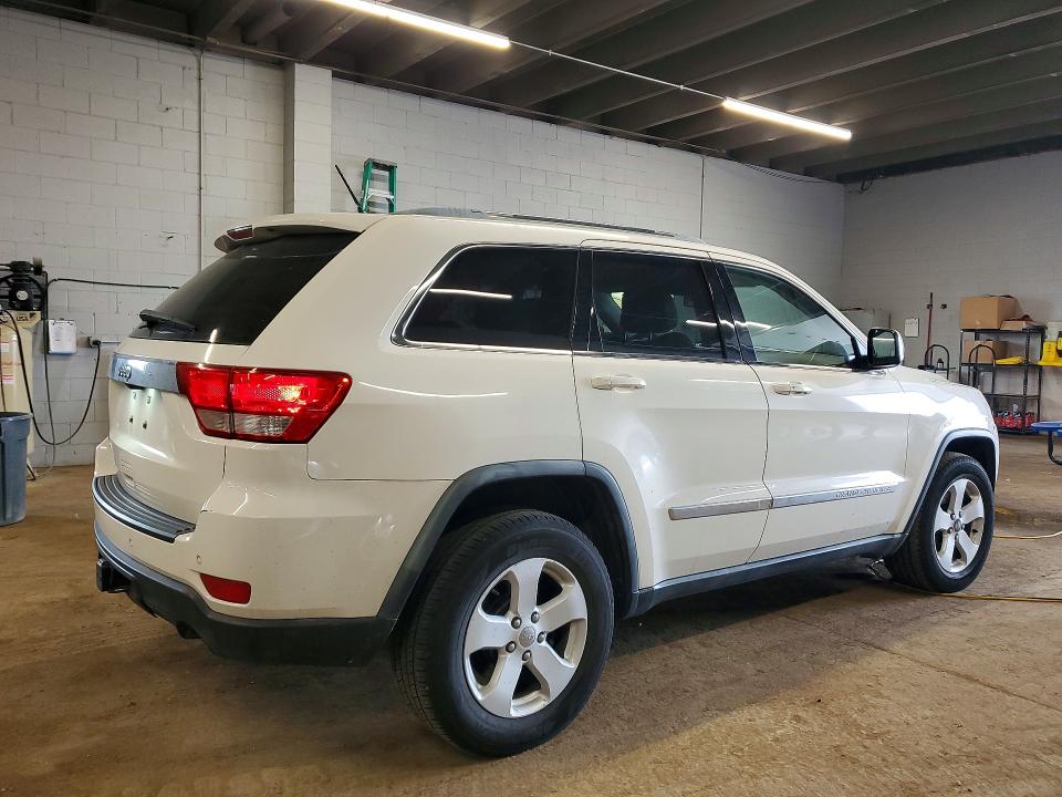 55628026 :رقم المزاد ، 1J4RR4GT8BC586690 vin ، 2011 Jeep Grand Cherokee مزاد بيع