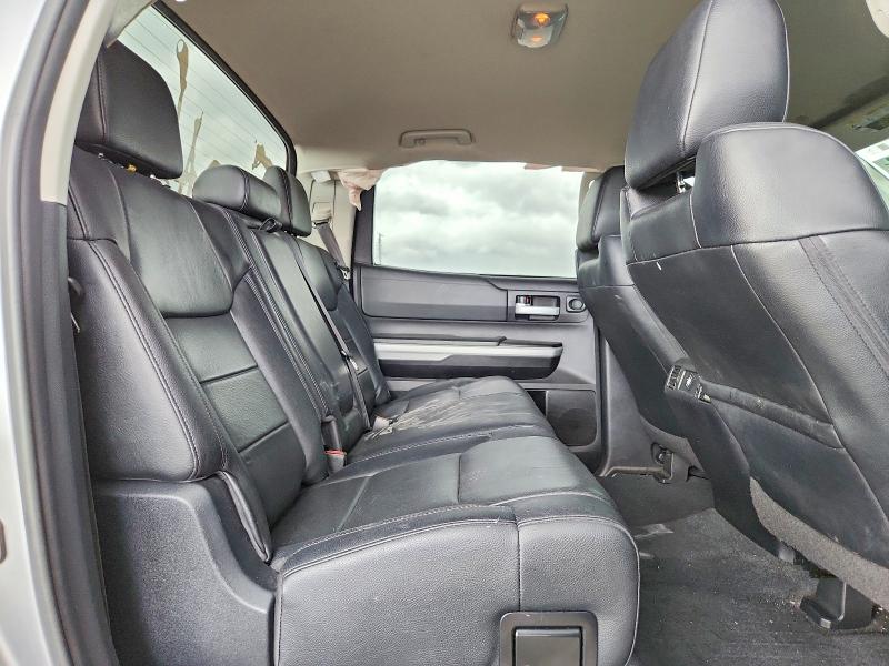 55428886 :رقم المزاد ، 5TFEY5F19LX263000 vin ، 2020 Toyota Tundra مزاد بيع