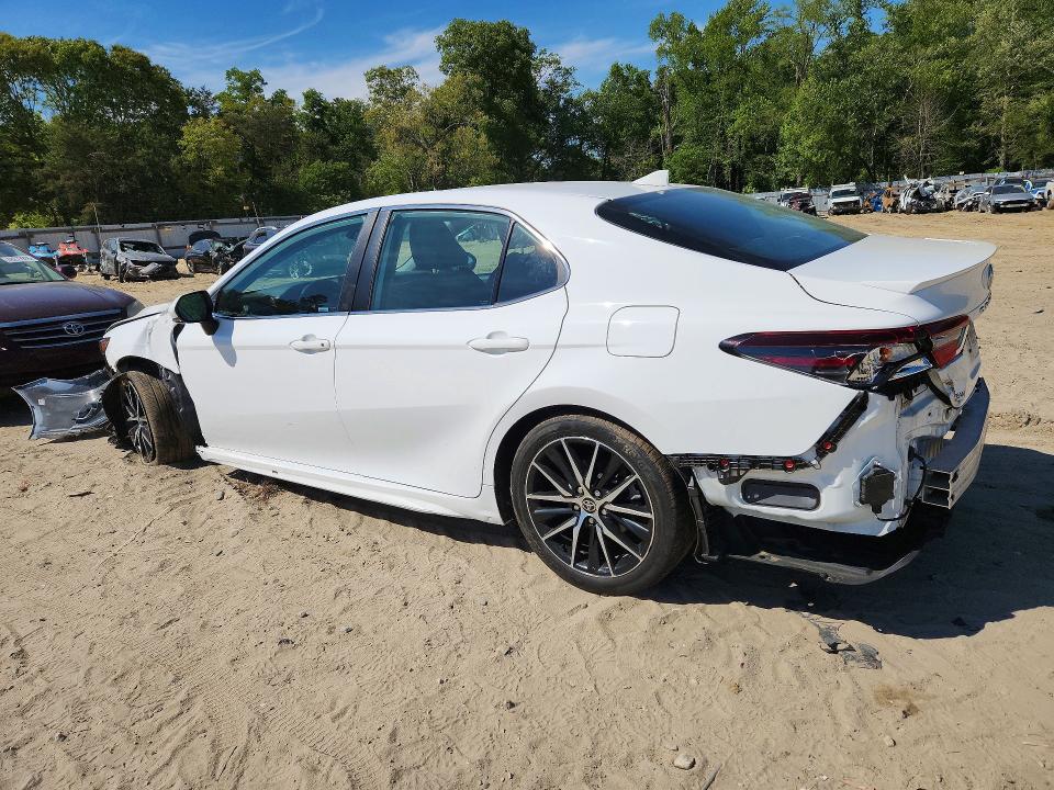52176156 :رقم المزاد ، 4T1T11AK3MU599616 vin ، 2021 Toyota Camry مزاد بيع
