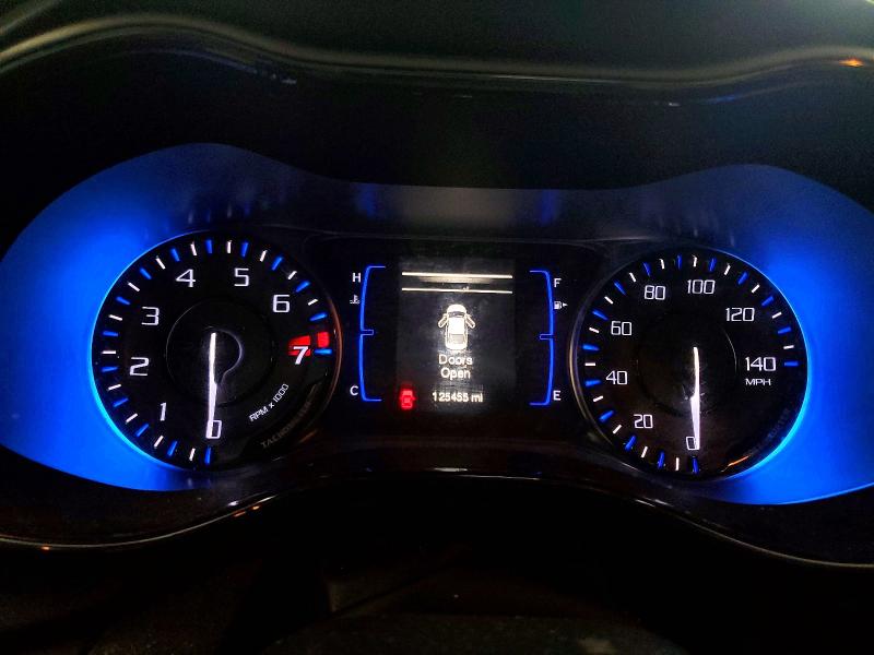 52722276 :رقم المزاد ، 1C3CCCBG9FN702253 vin ، 2015 Chrysler 200 مزاد بيع