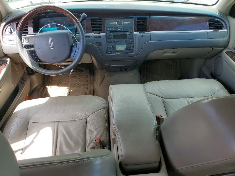 54540546 :رقم المزاد ، 1LNHM82W36Y635338 vin ، 2006 Lincoln Town Car مزاد بيع