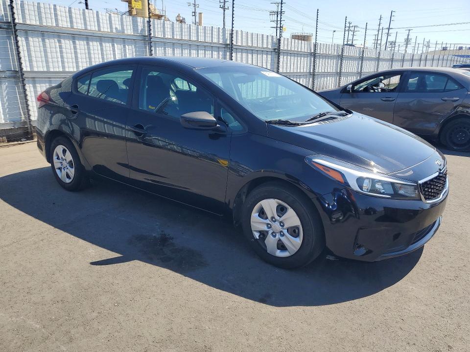 54531776 :رقم المزاد ، 3KPFK4A73HE152879 vin ، 2017 Kia Forte مزاد بيع