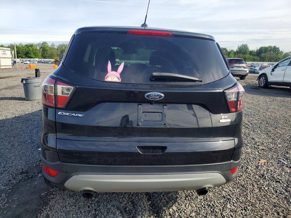 53721116 :رقم المزاد ، 1FMCU0GD6HUC77374 vin ، 2017 Ford Escape مزاد بيع