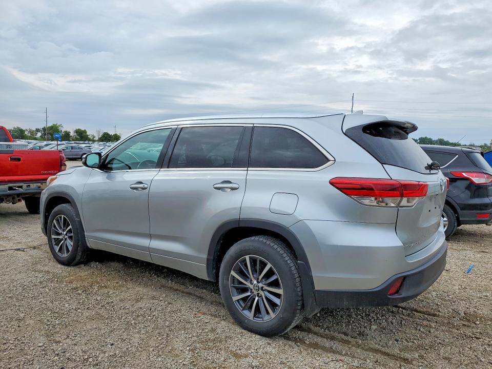 Продаж на аукціоні авто 2018 Toyota Highlander, vin: 5TDJZRFH2JS523403, номер лоту: 53100446