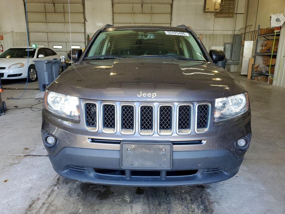 2017 Jeep Compass მანქანა იყიდება აუქციონზე, vin: 1C4NJDBB1HD142984, აუქციონის ნომერი: 52425486