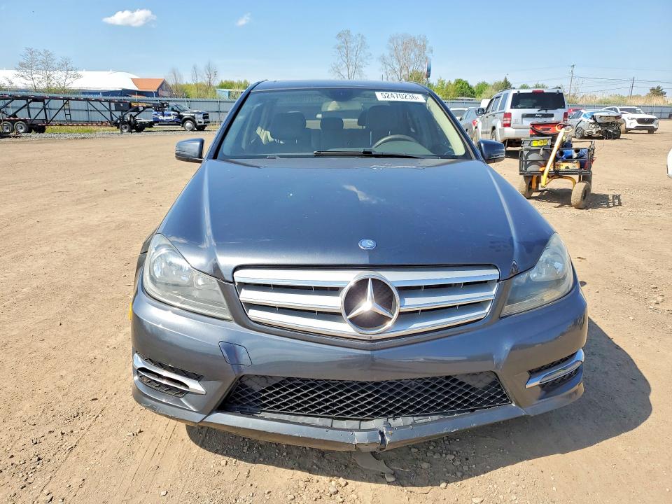 52470236 :رقم المزاد ، WDDGF8AB1DA881244 vin ، 2013 Mercedes-benz C مزاد بيع