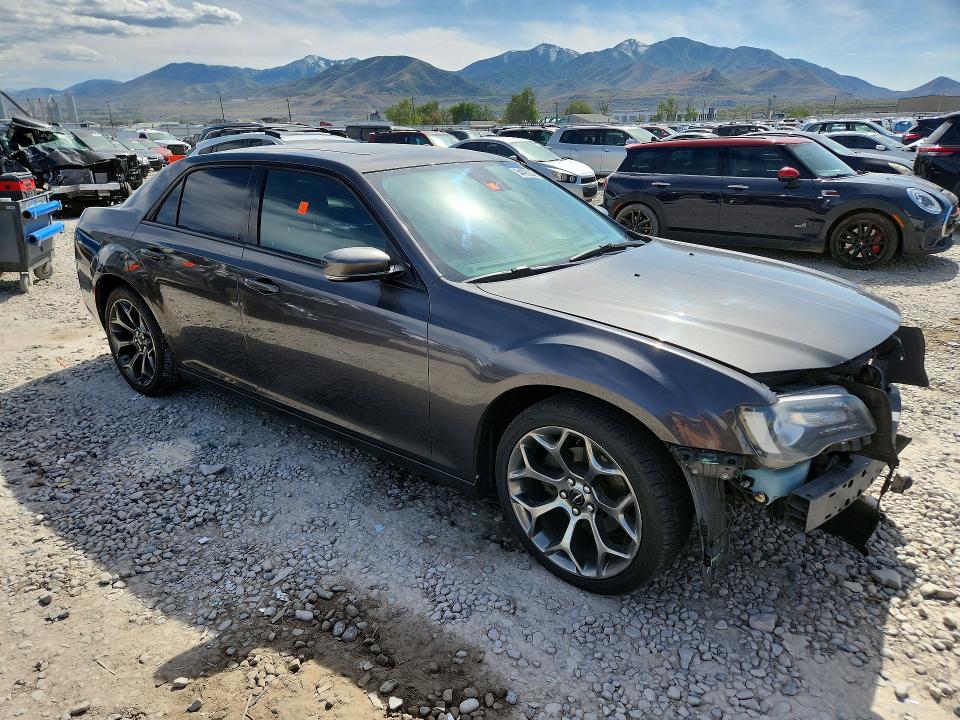 54497226 :رقم المزاد ، 2C3CCABG1JH240633 vin ، 2018 Chrysler 300 مزاد بيع