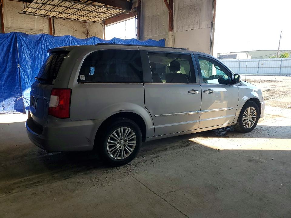 52684546 :رقم المزاد ، 2C4RC1CG5FR656190 vin ، 2015 Chrysler Town & Country مزاد بيع