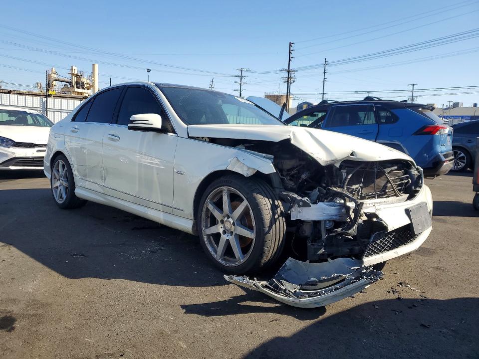 53006626 :رقم المزاد ، WDDGF4HB0CA686071 vin ، 2012 Mercedes-benz C مزاد بيع