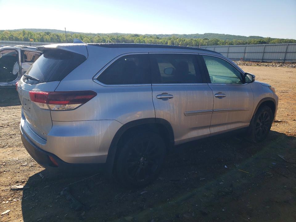 2019 Toyota Highlander მანქანა იყიდება აუქციონზე, vin: 5TDJZRFH3KS567220, აუქციონის ნომერი: 52486776