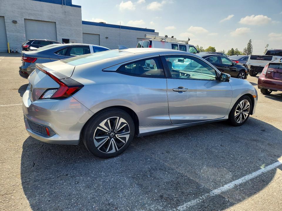 53746716 :رقم المزاد ، 2HGFC3B3XHH358130 vin ، 2017 Honda Civic مزاد بيع
