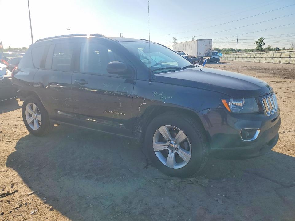 55306196 :رقم المزاد ، 1C4NJDEB7FD272700 vin ، 2015 Jeep Compass مزاد بيع
