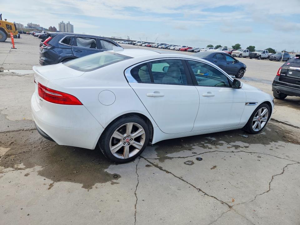 Продажа на аукционе авто 2017 Jaguar Xe, vin: SAJAD4BN7HA971335, номер лота: 53360116