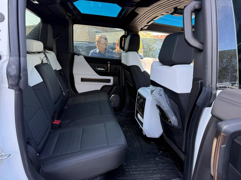 52948196 :رقم المزاد ، 1GT40FDA5PU100248 vin ، 2023 Gmc Hummer Pickup مزاد بيع