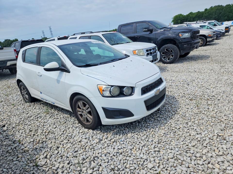 2015 Chevrolet Sonic მანქანა იყიდება აუქციონზე, vin: 1G1JA6SH0F4202127, აუქციონის ნომერი: 52694886