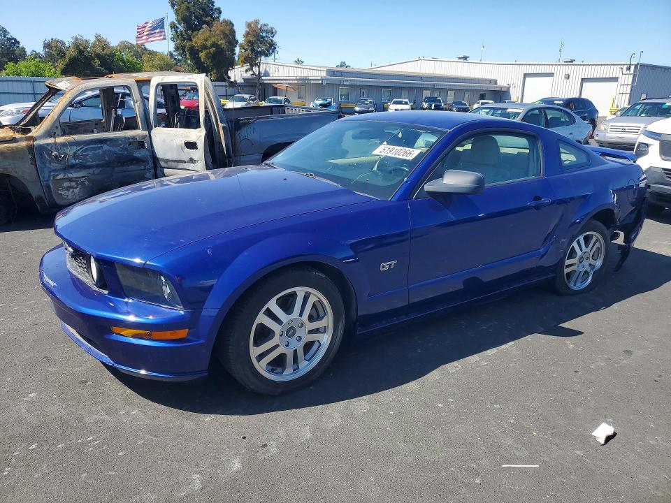 Auction sale of the 2005 Ford Mustang, vin: 1ZVHT82H855251951, lot number: 51910266
