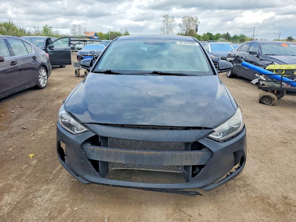 53164206 :رقم المزاد ، 5NPD84LF4JH231005 vin ، 2018 Hyundai Elantra مزاد بيع